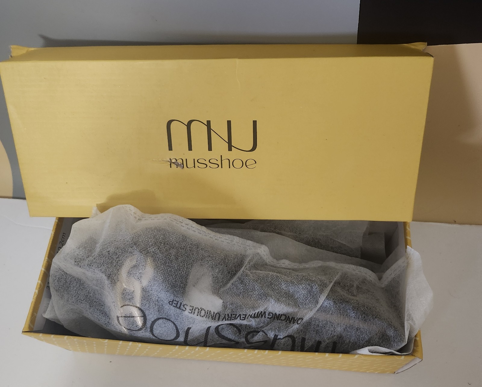 Musshoe WOMEN’S SIZE 10 black faux suede loafers a gold chain pointed-toe shoes.
