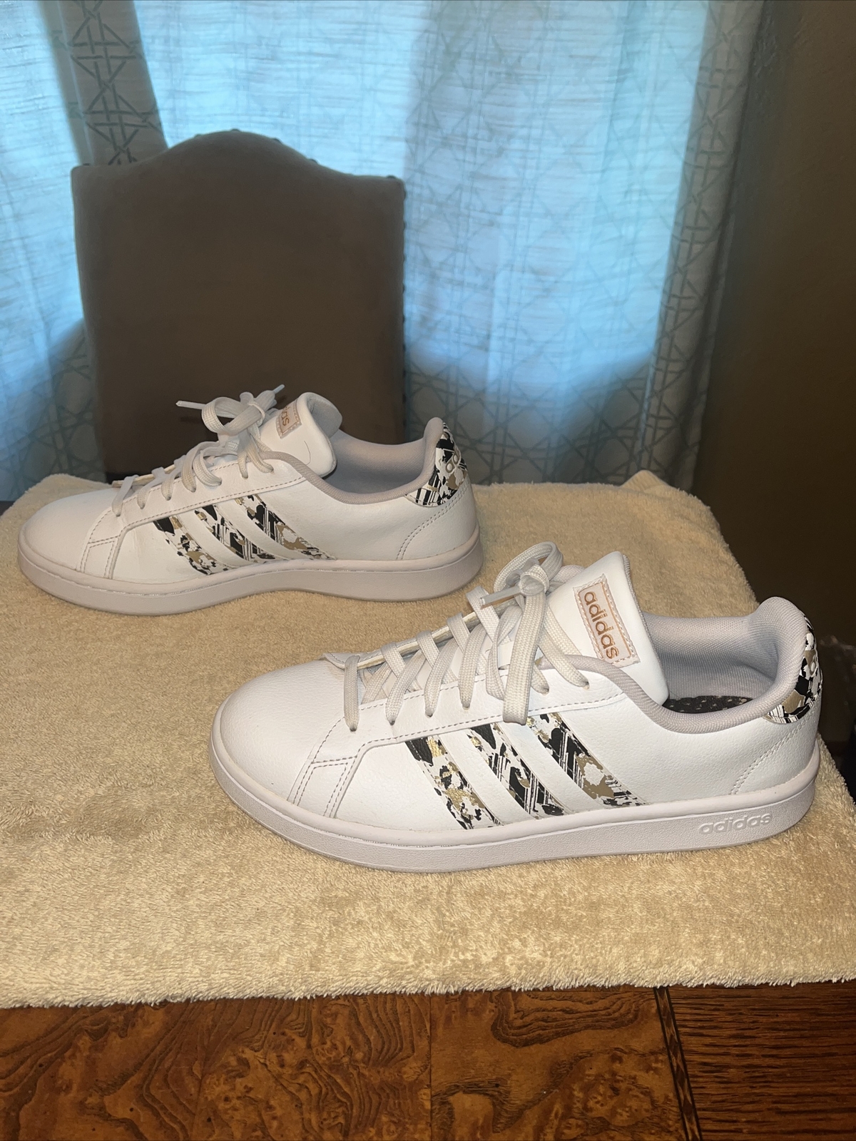 Adidas Grand Court White Brown Gold Camo Zoe Saldana Sneaker FX7806 Sz 9.5 Women