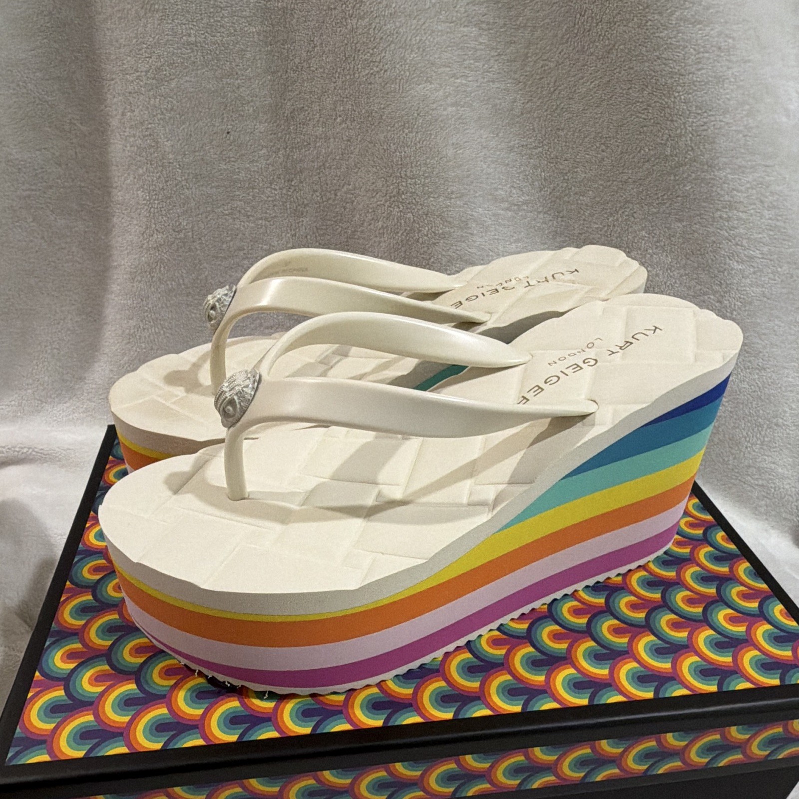 Kurt Geiger Kensington Flip Flop Sandal Wedge White Multicolor Striped US 7