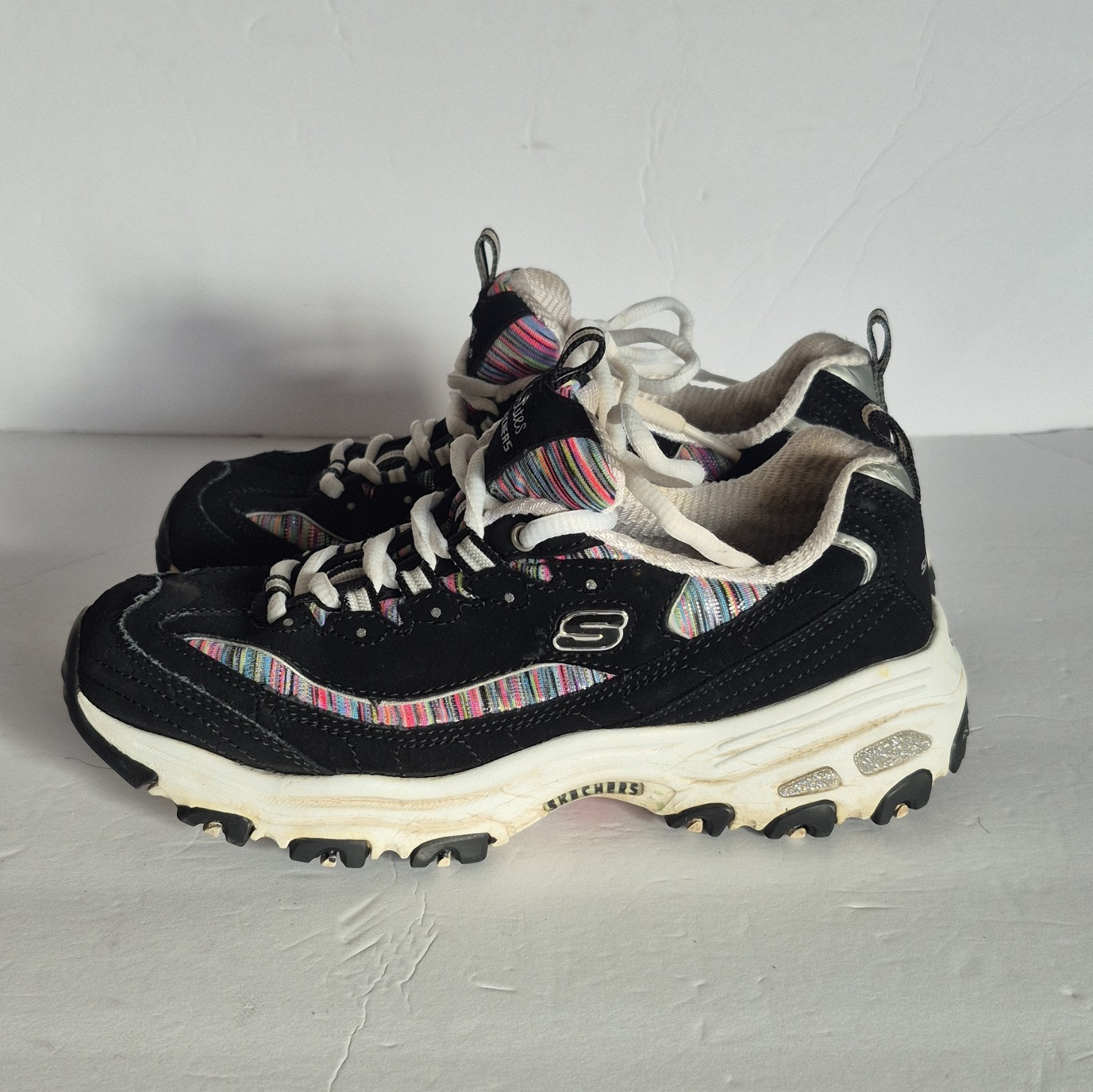 SKECHERS D’Lites Women’s Low Top Sneaker Black/Multicolor Striped Lace-Up