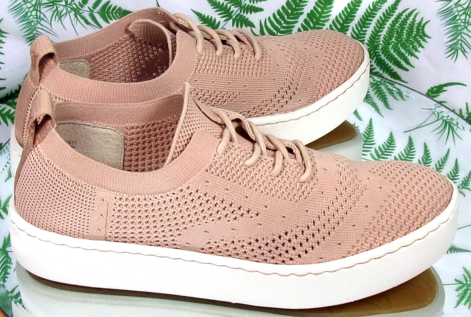 BORN SUNBURST PINK BLUSH FABRIC SNEAKERS SLIP ONS COMFORT SHOES US WOMENS SZ 7 M
