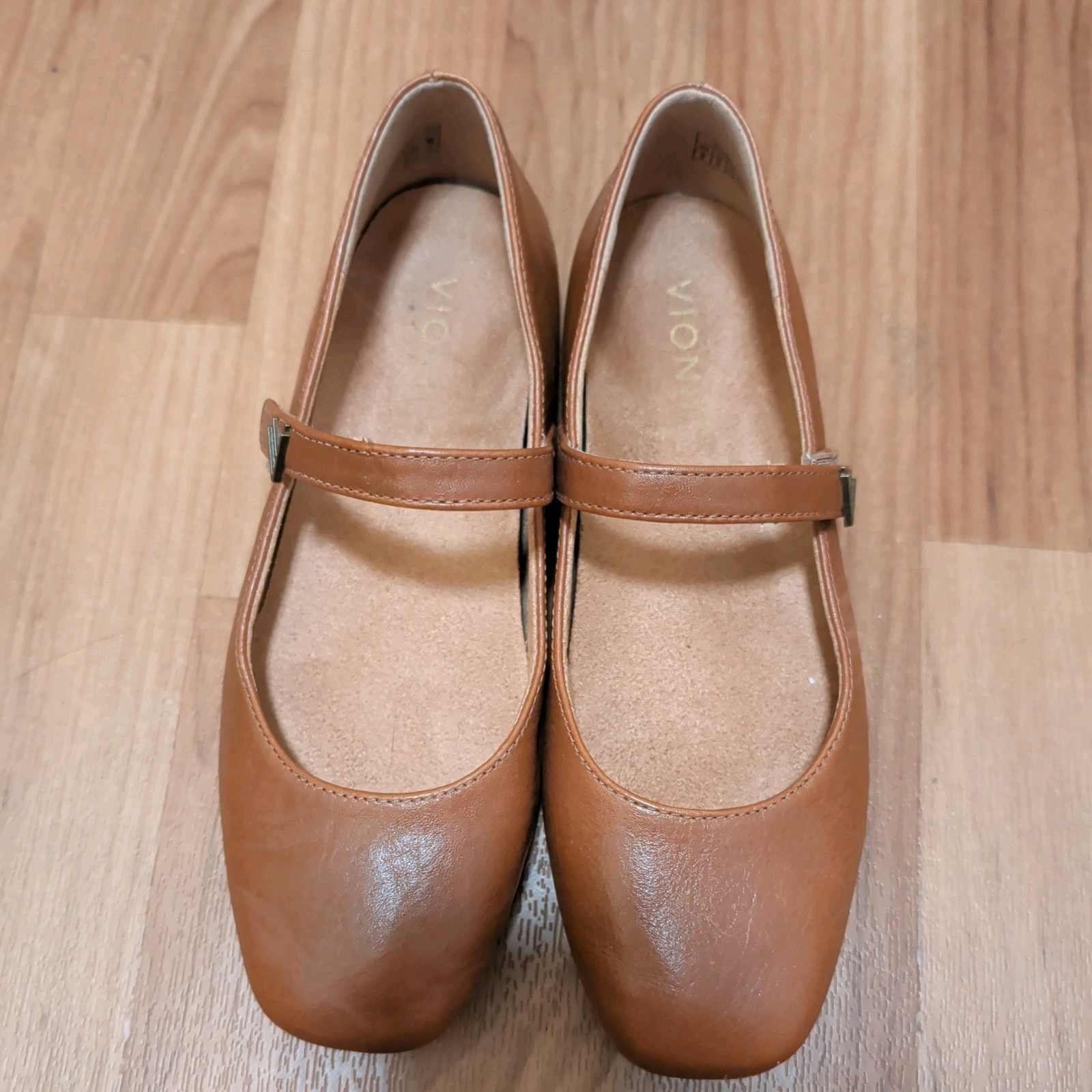 Women’s Size 5 VIONIC Alameda Mary Jane Flat Tan Leather MSRP $150