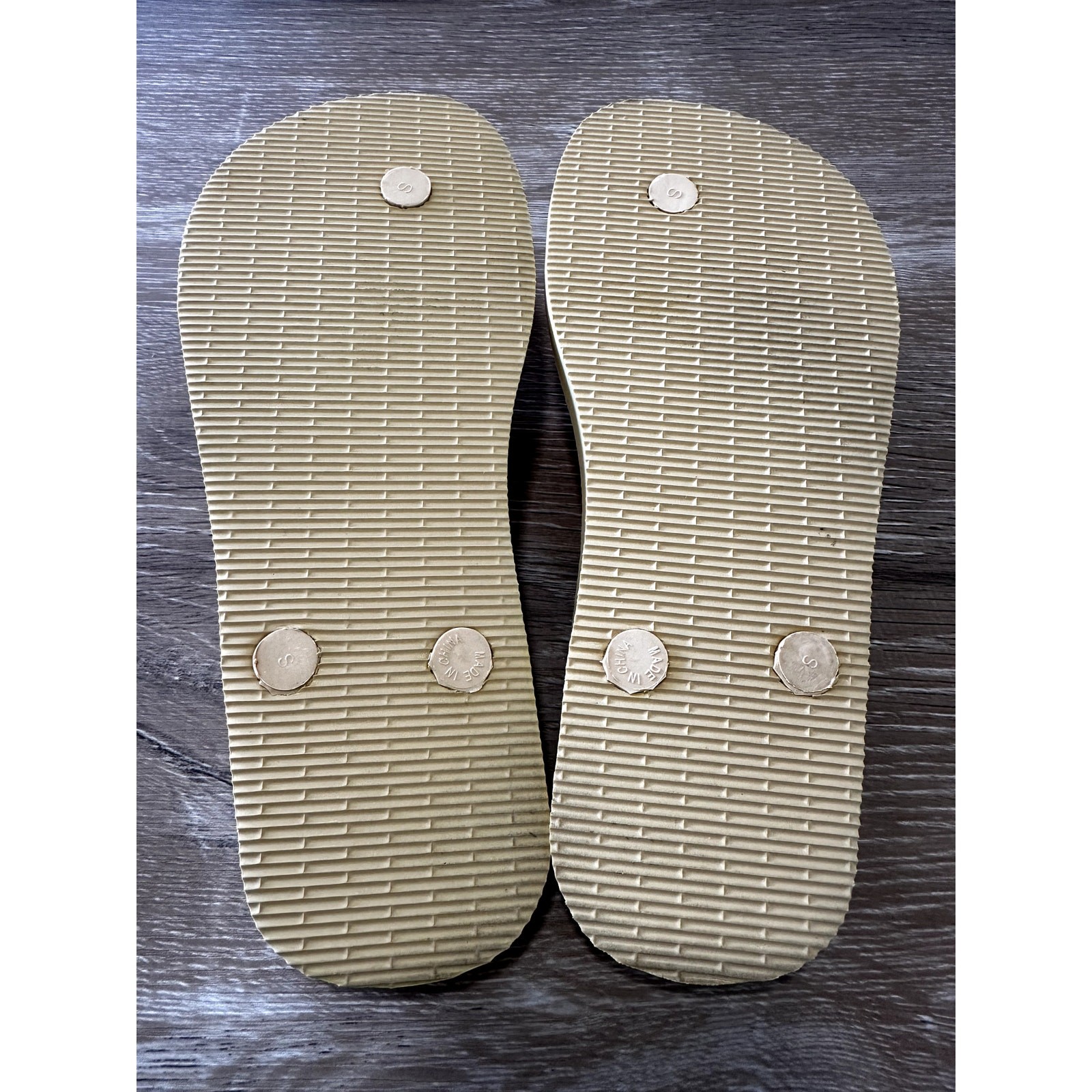 Gurus Natural Rubber Flip Flop Sandals Beige Cream Women’s Size 5 / Small