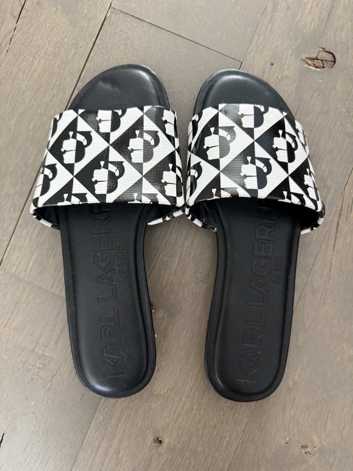 KARL LAGERFELD Paris Chelsey Black/White Monogram Flat Shoes Size 7