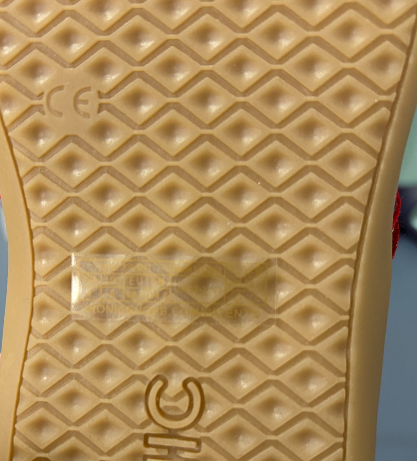 NEW Vionic Tide Sport 8 red/white – these were never worn flip flop sandals