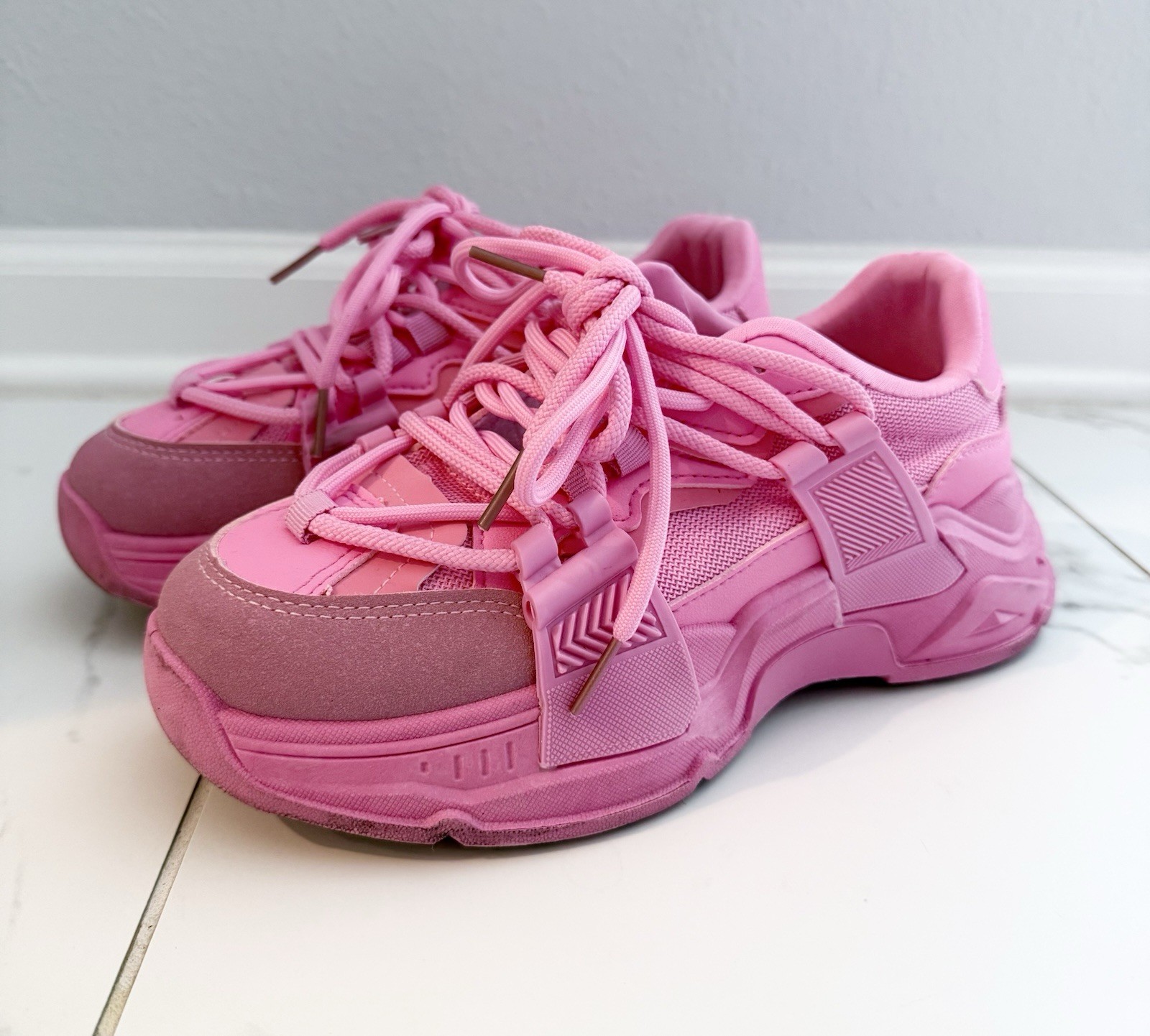 OLIVIA MILLER PINK SNEAKERS SIZE 8 7.5 SPORTS WOMEN SHOES HIGH DESIGNER GIRLS