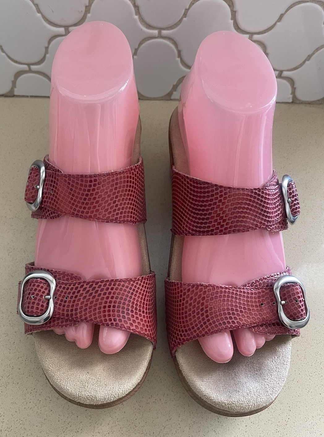 Dansko Sophie 39 (8.5-9) Red Snake Leather Wedge Clogs Faux Wood Sandals Summer