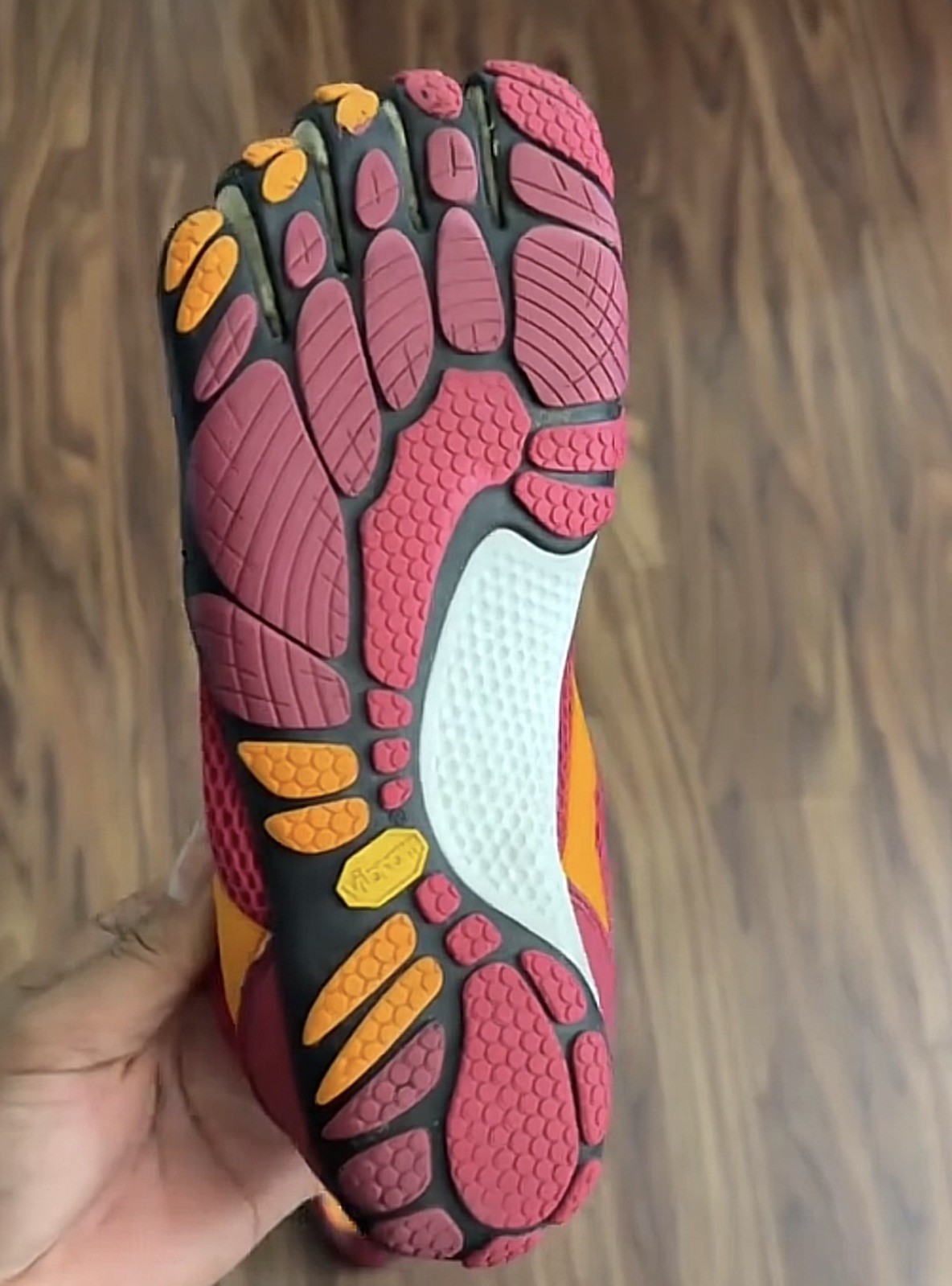 Vibrams 5 Finger Sneakers Orange and Pink Size W39. US