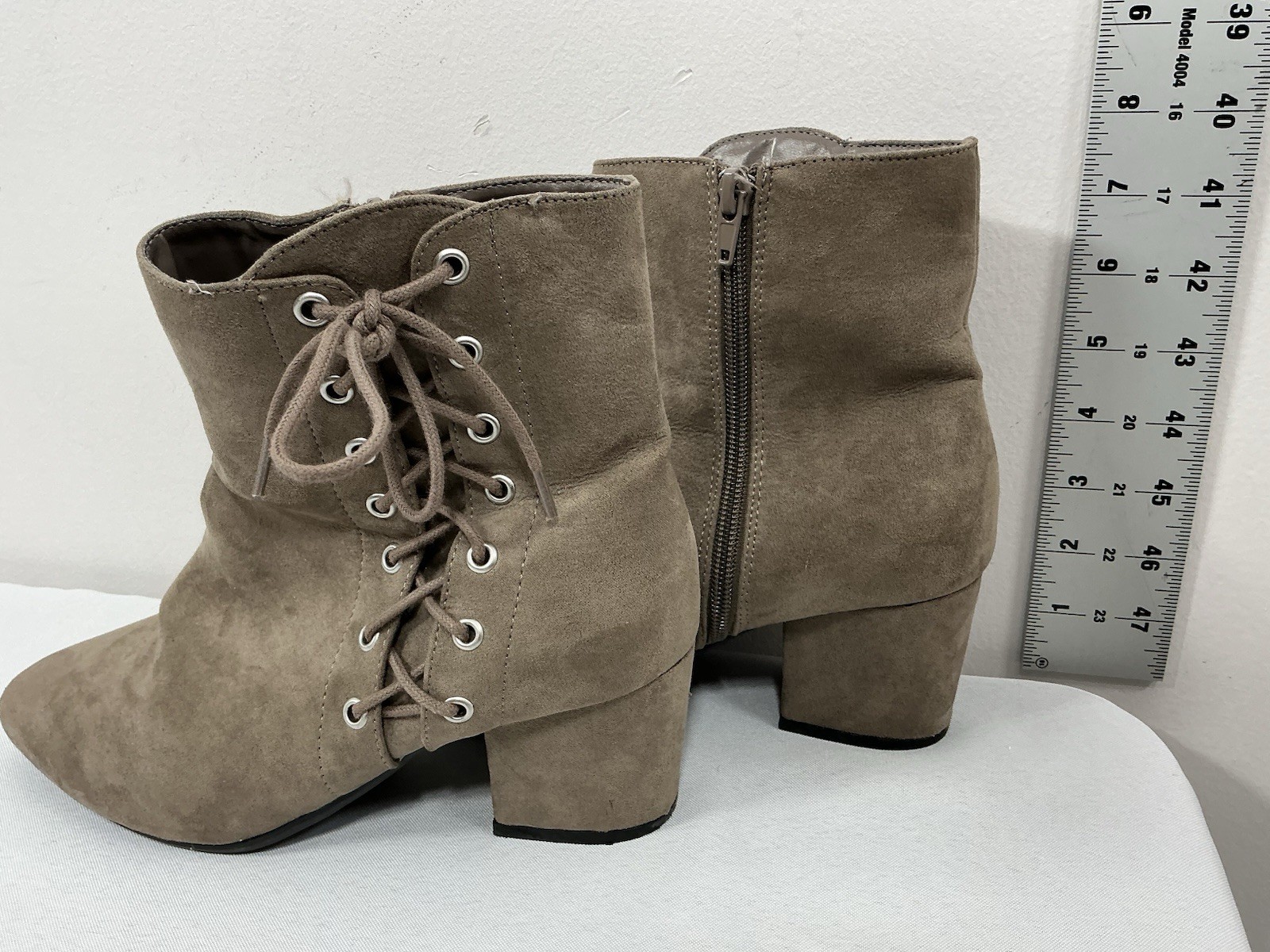 Womans Bamboo Pullon Ankle Boots 8 Tan Side Zip Block Heel Lace Accent