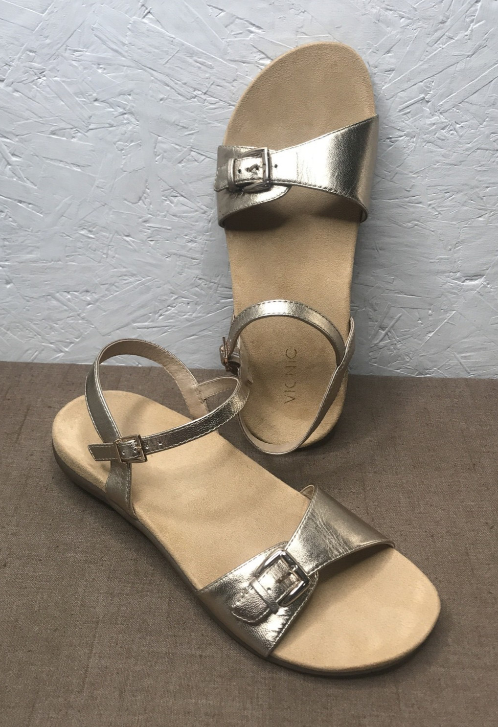 *See Description Vionic Alita Women’s Sandals Metallic Gold Leather Size 11W