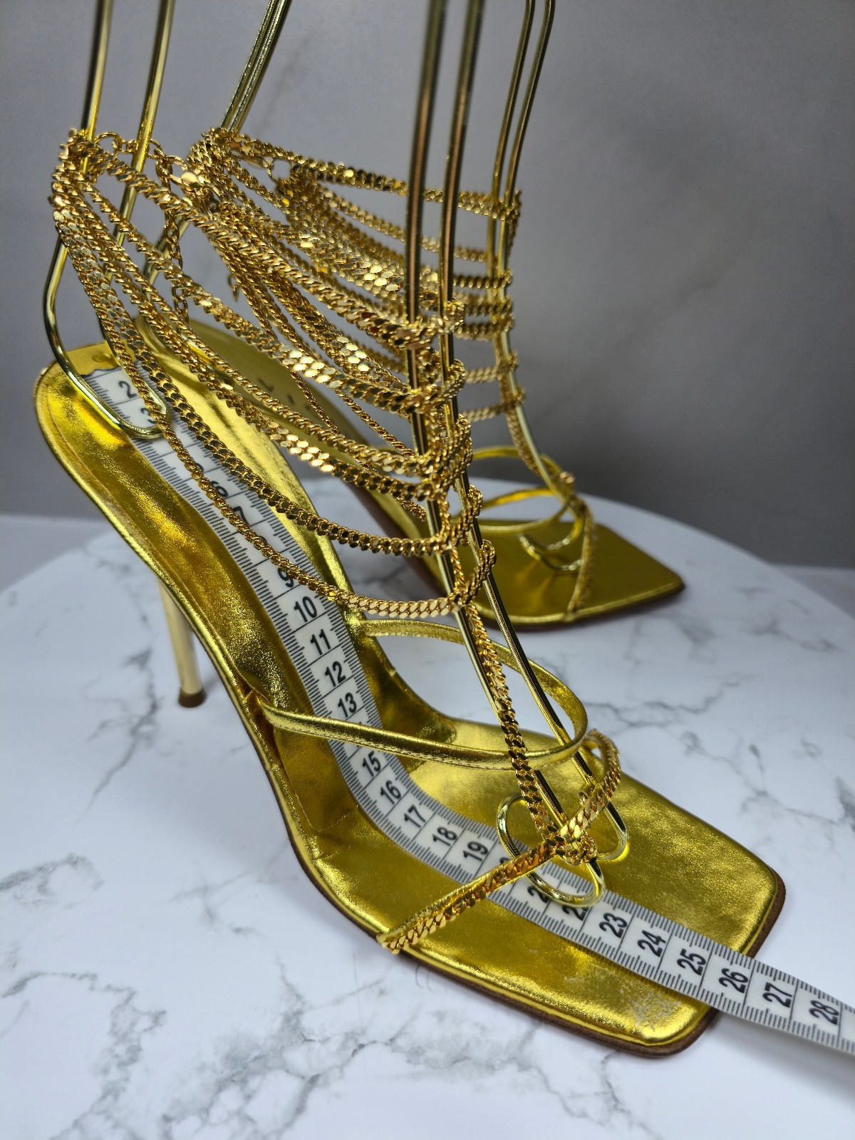 Vicini Vintage Gold Chain Strappy High Heel Sandals Size 39 Y2K Metallic Design