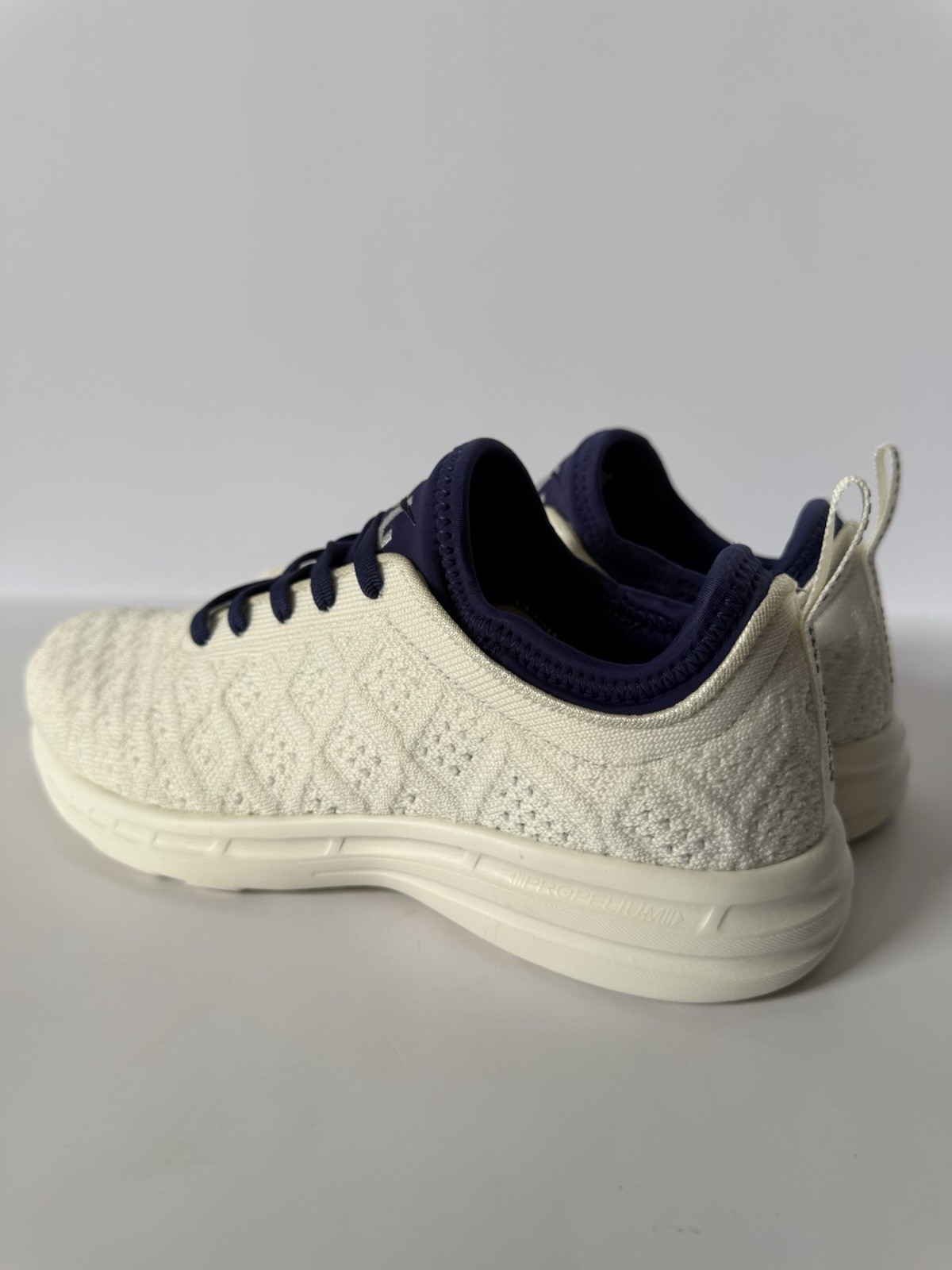 APL Techloom Phantom Knit White Blue Running Walking Shoes Women’s 7
