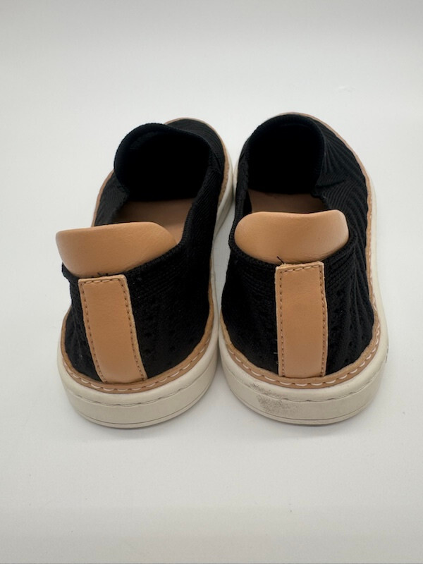 Ugg Sammy Knit Chevron Sneakers Women’s Size 5.5 Black 7046