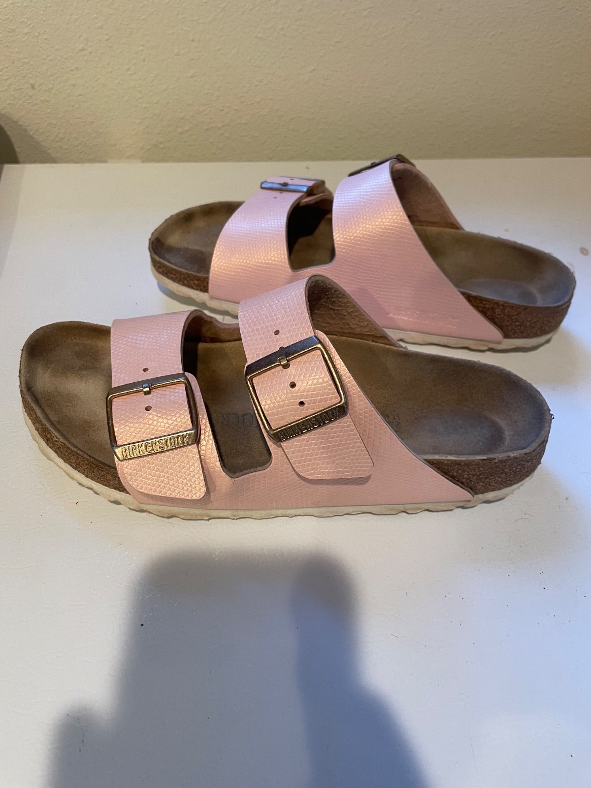 Birkenstock Arizona Birko-Flor Embossed Shiny Light Rose Womens Size 7/ Euro 38
