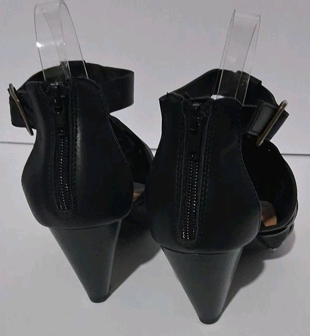 New Directions Strappy Gladiator Open Toe Sandals 3.5 IN Block Heel Size 7.5