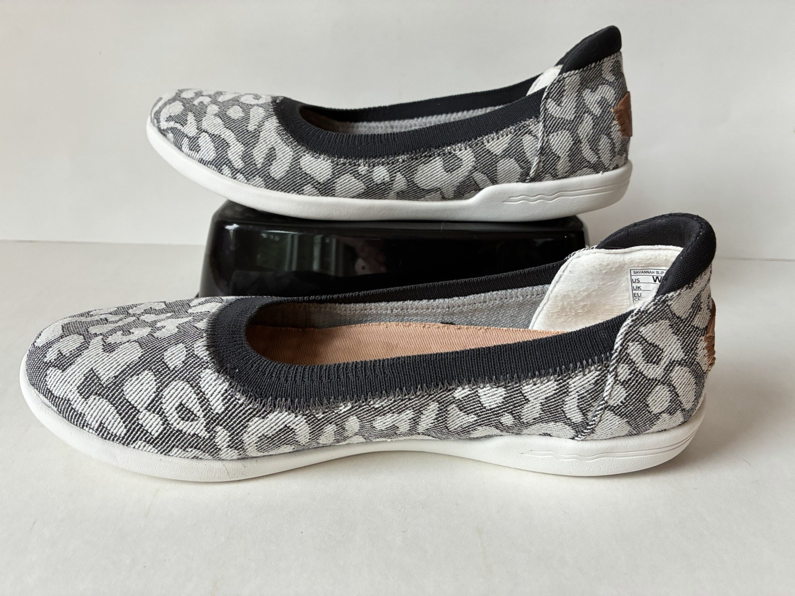 Hey Dude Savannah Slip Classic Leopard W5 or Girls 3.5 Gray Flats
