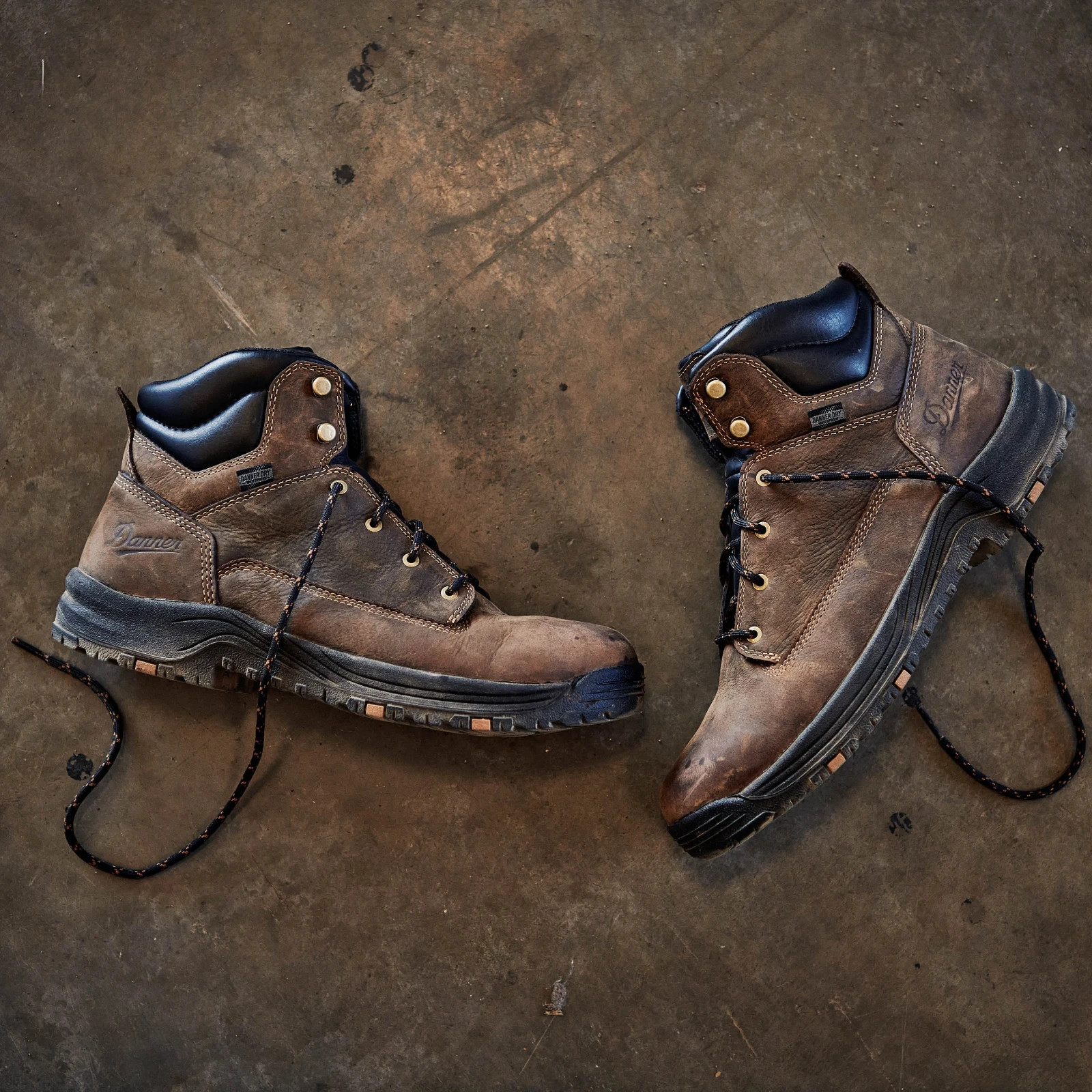 Danner Women’s M Caliper 5″ Brown Aluminum Toe Work Boots 19455