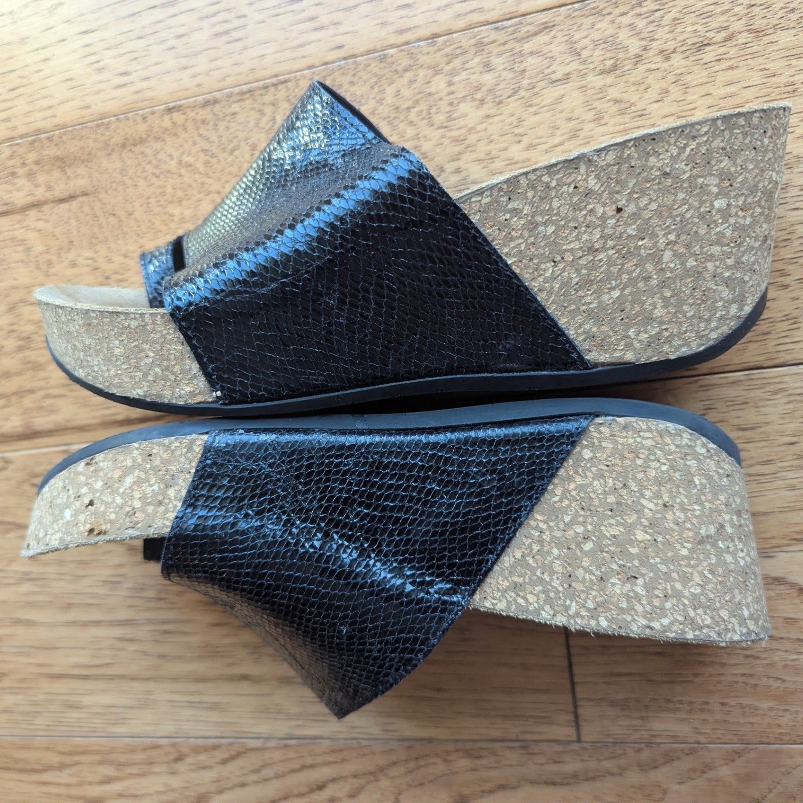 Donald Pliner Platform Wedge Sandals Black Snakeskin Embossed Cork Womens 7B