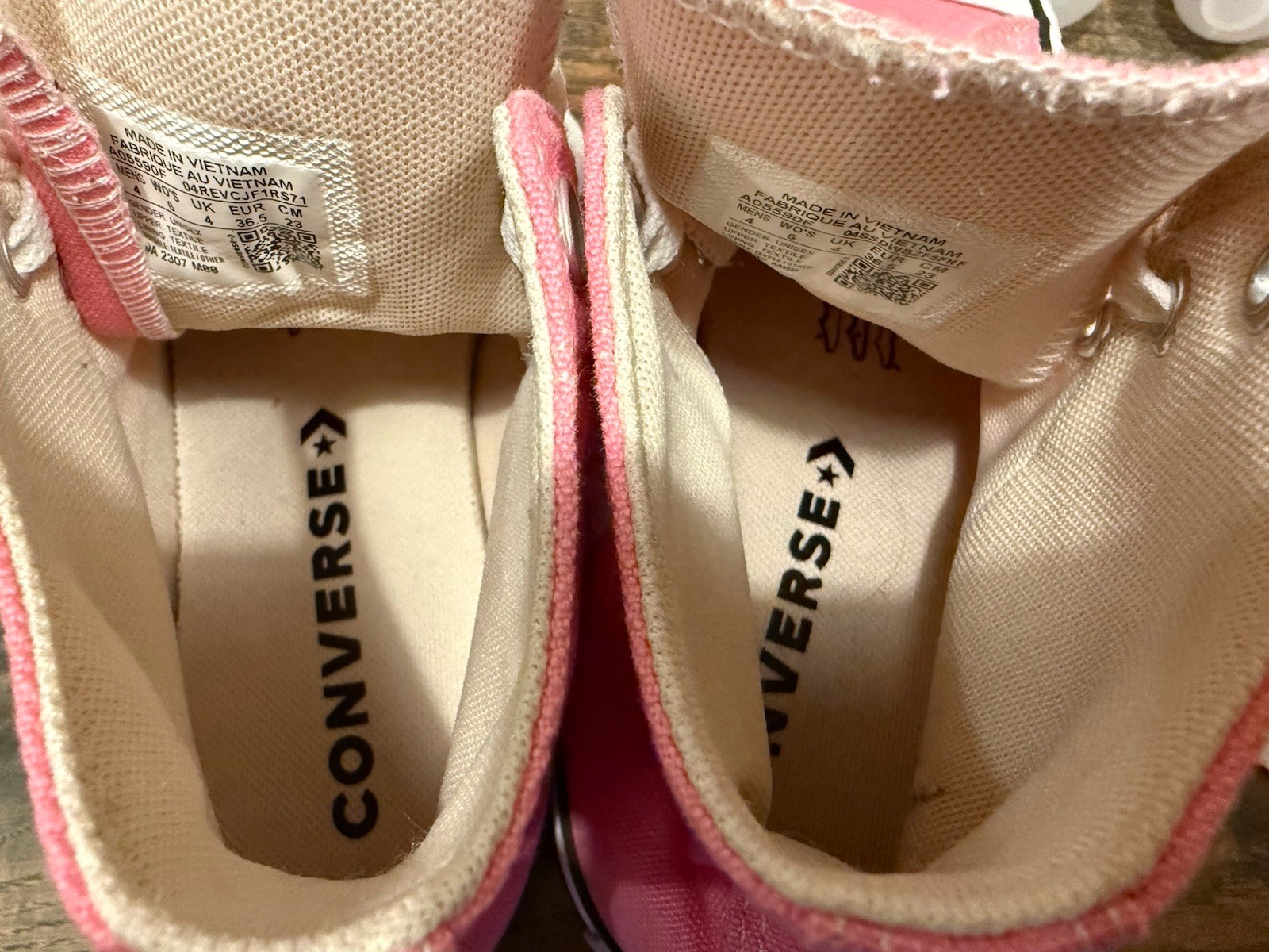 Converse All Star High Top Chuck Taylor Womens 6 Mens 4 Pink Sneakers A05590F