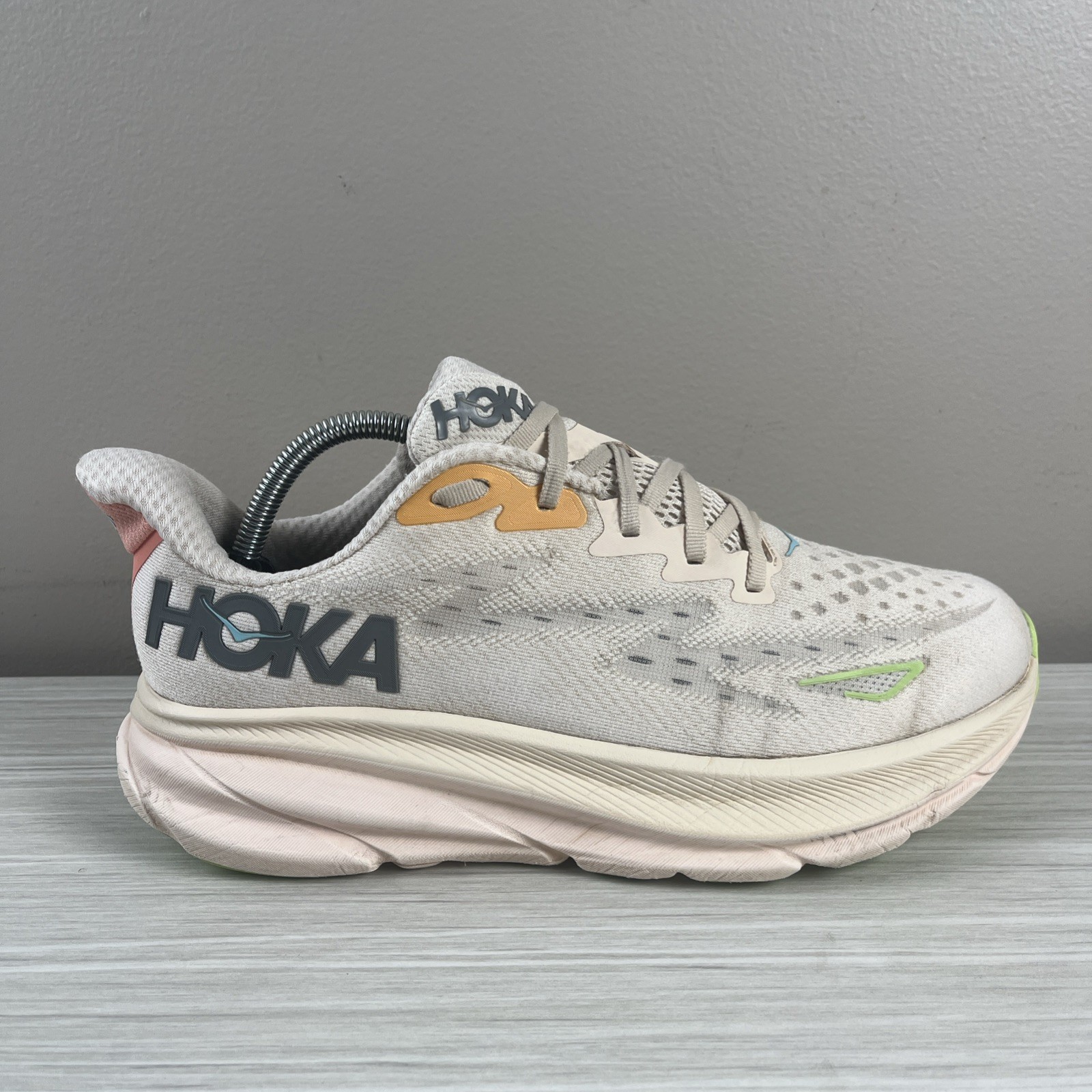 HOKA Clifton 9 Wide Shoes Womens Sz 10 Low Top Vanilla Astral Beige Mesh 1132211