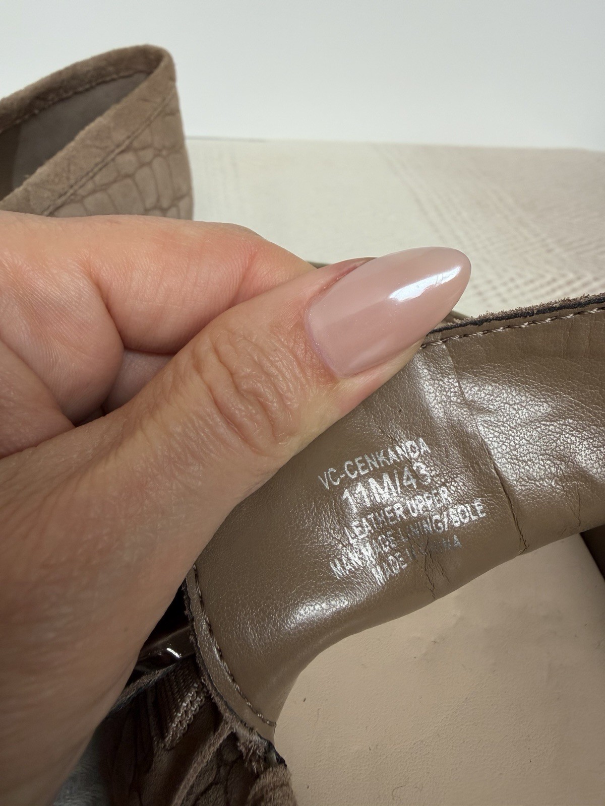 Vince Camuto VC-CENKANDA Taupe Crocodile Buckle Women’s Leather Loafers Size 11