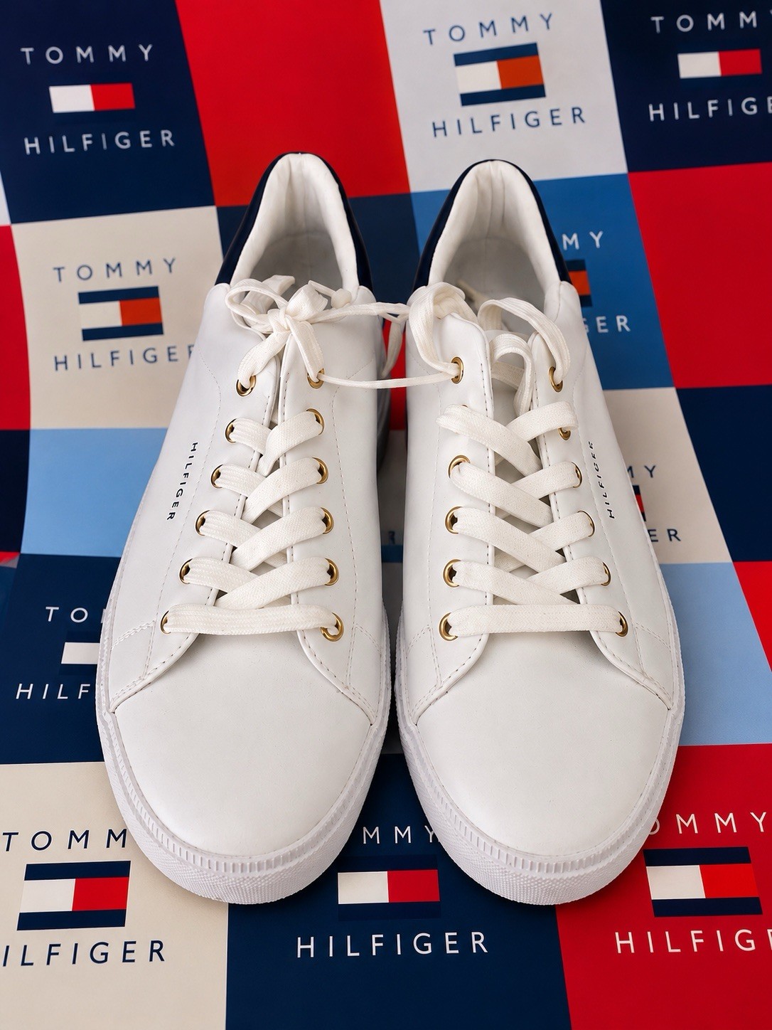 Tommy Hilfiger Women’s White Low Top Sneakers – Classic Lace Up Casual , Size 9