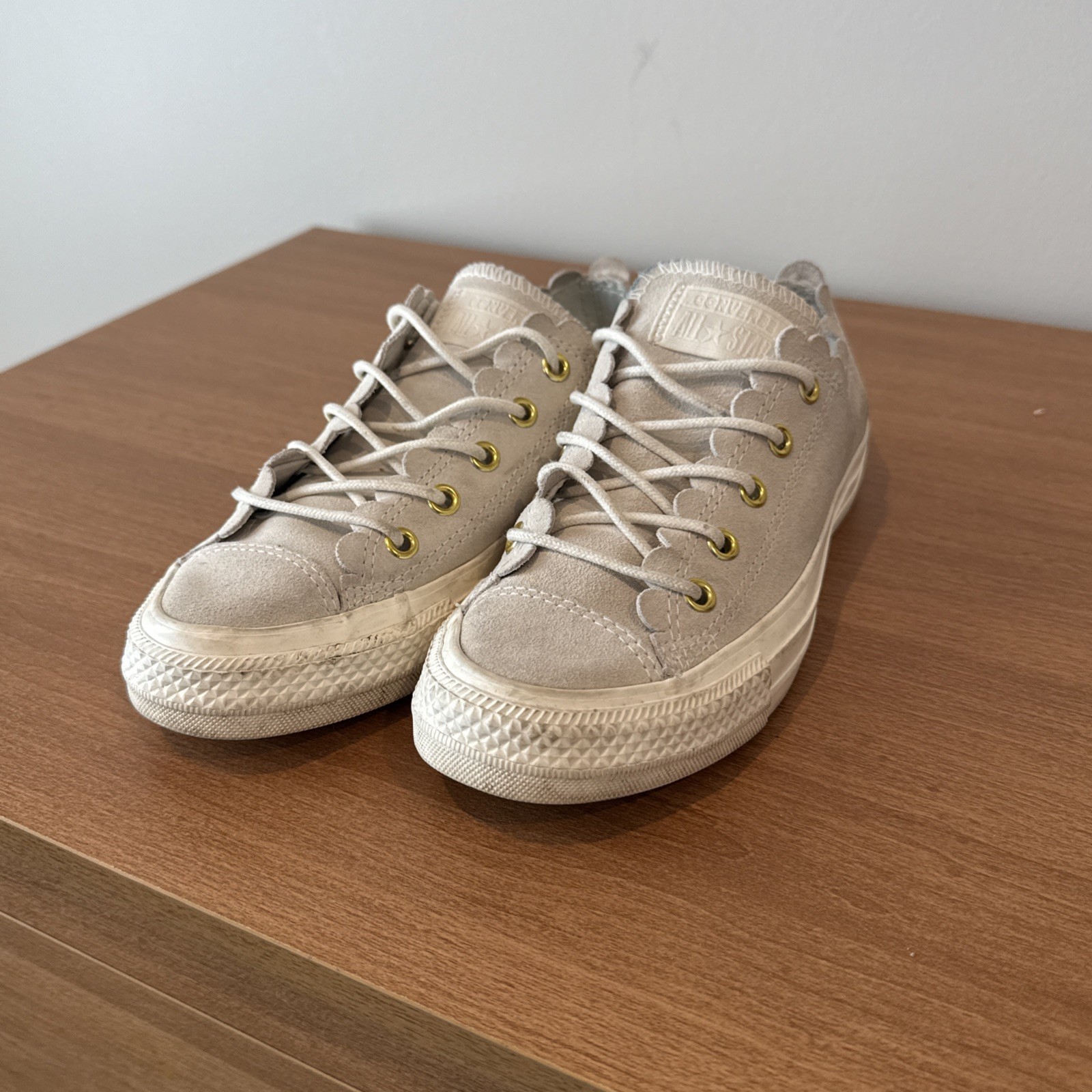 Converse Chuck Taylor All Star Low Top floral cut Embroidered Cream Off White