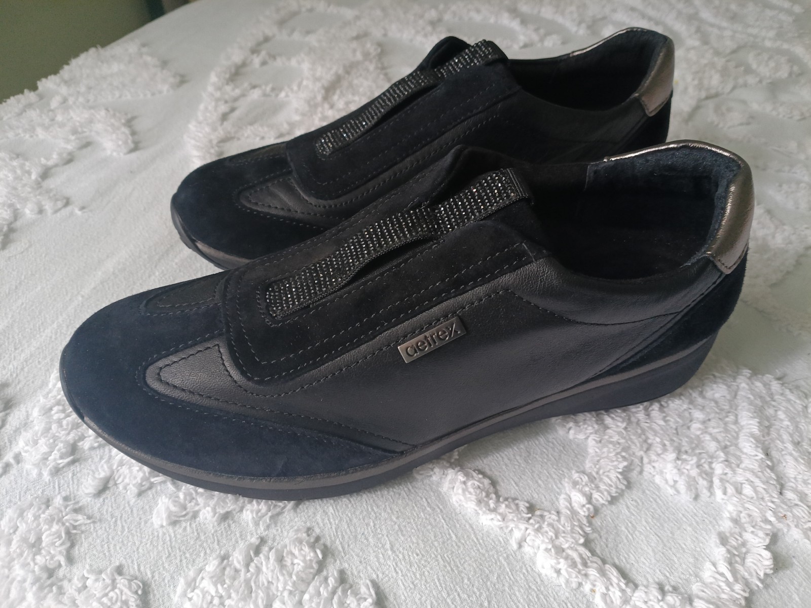 Aetrex Women’s Megan Arch Support Sneaker Black Sparkle Size 8