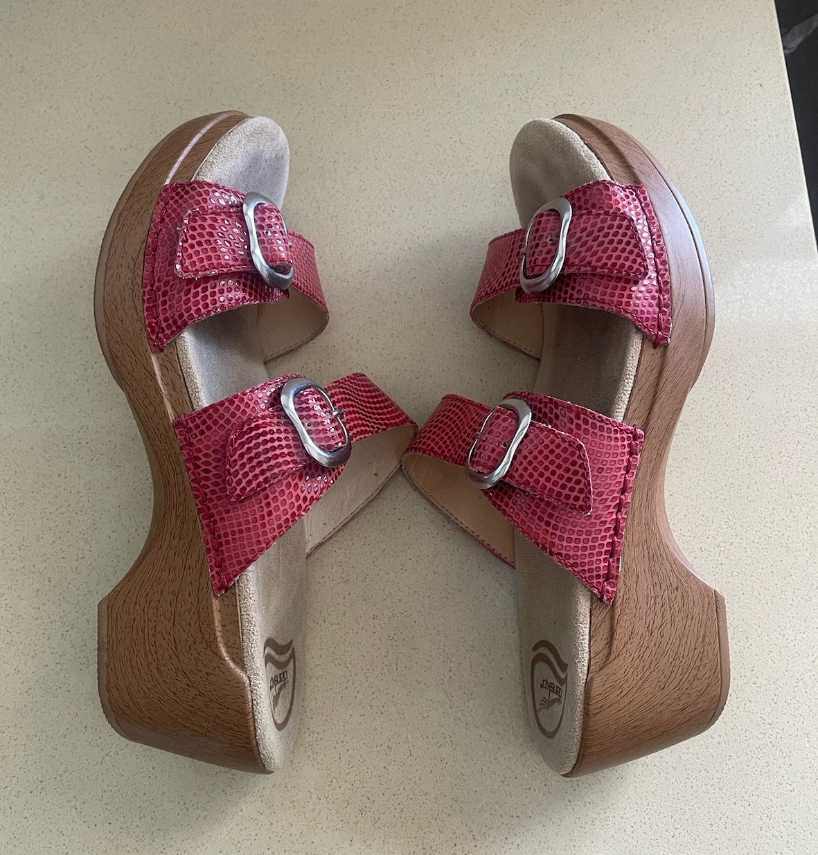 Dansko Sophie 39 (8.5-9) Red Snake Leather Wedge Clogs Faux Wood Sandals Summer