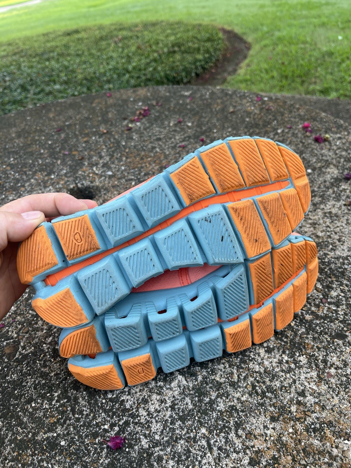 On Cloud Orange and Blue Women’s size 7 pre-owned but lots of life left
