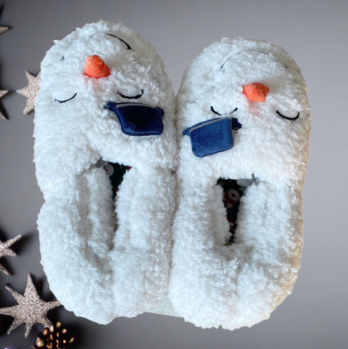 NWT Dearfoams Adult Unisex Snowman Closed-Back Slippers, W 11-12, M 9-10