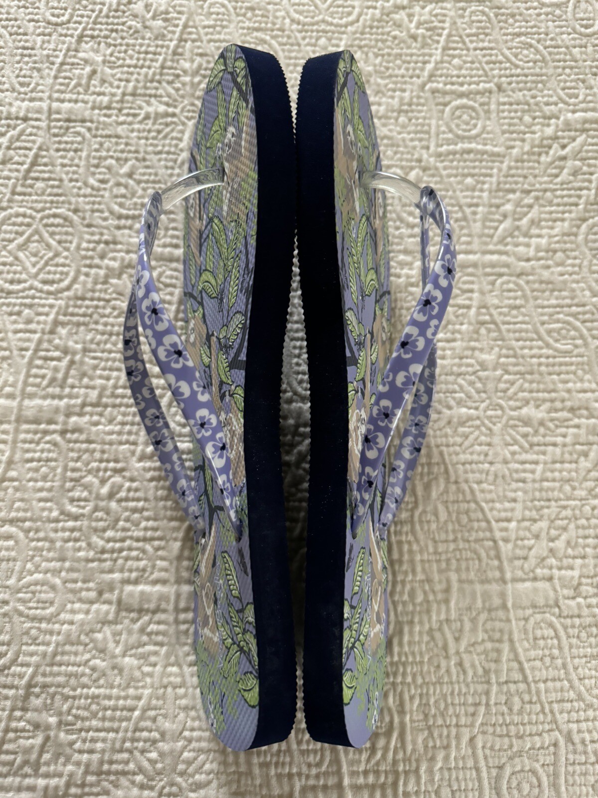 Vera Bradley Women’s Sloth Hanging Around Flip Flop Sandals Large 9-10 Purple