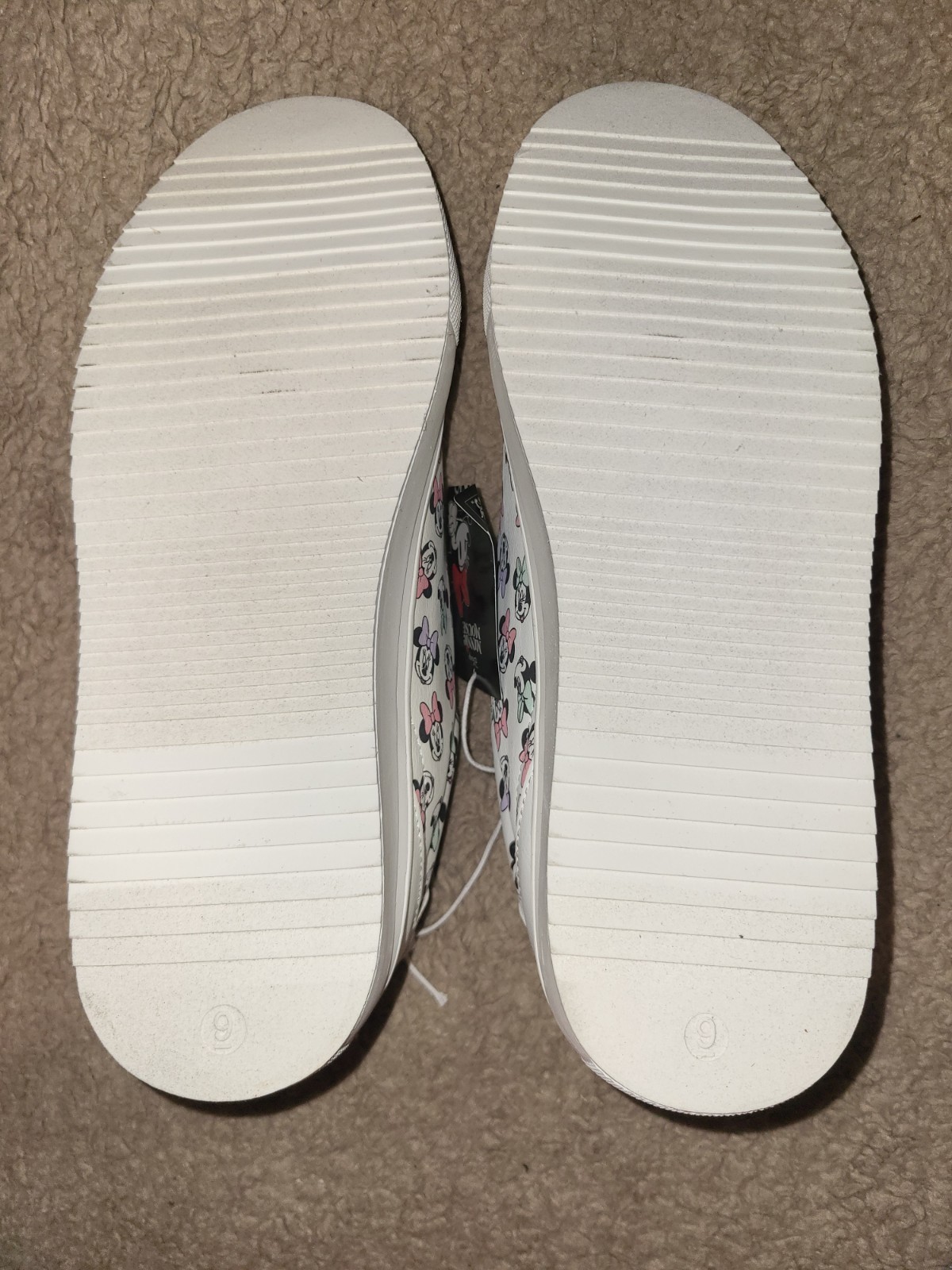 Ladies Minnie Mouse Sneakers Size 9 New Unused