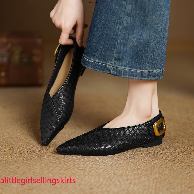 Women’s Flats Slip on Loafers Leopard Weave Alligator Pattern Pointy Toe Shoes