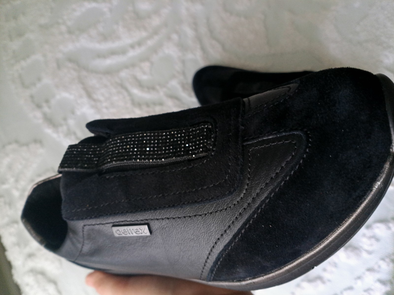 Aetrex Women’s Megan Arch Support Sneaker Black Sparkle Size 8