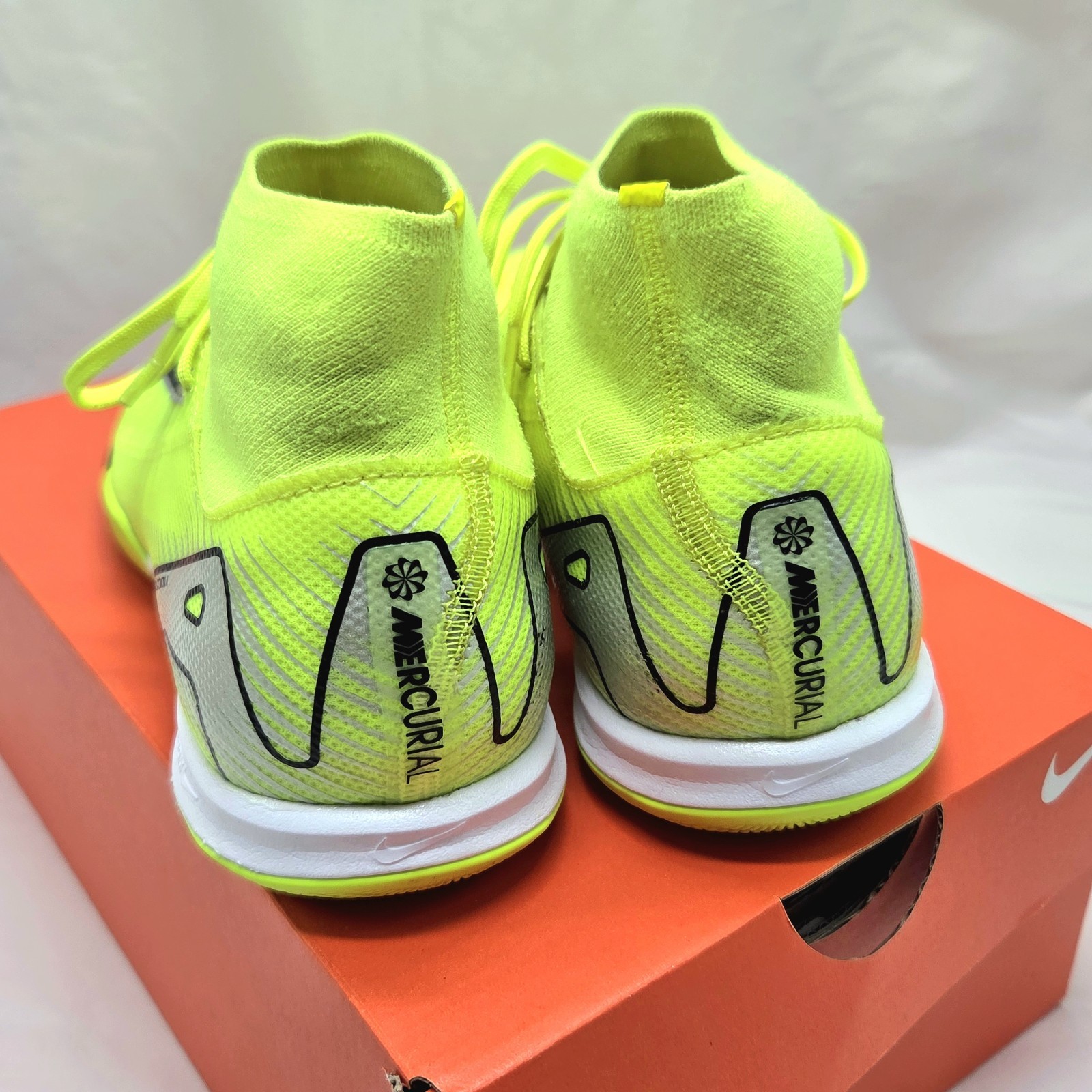 Nike Zoom Mercurial Superfly 10 Academy IC Womens 7 Yellow Black FQ8332-700