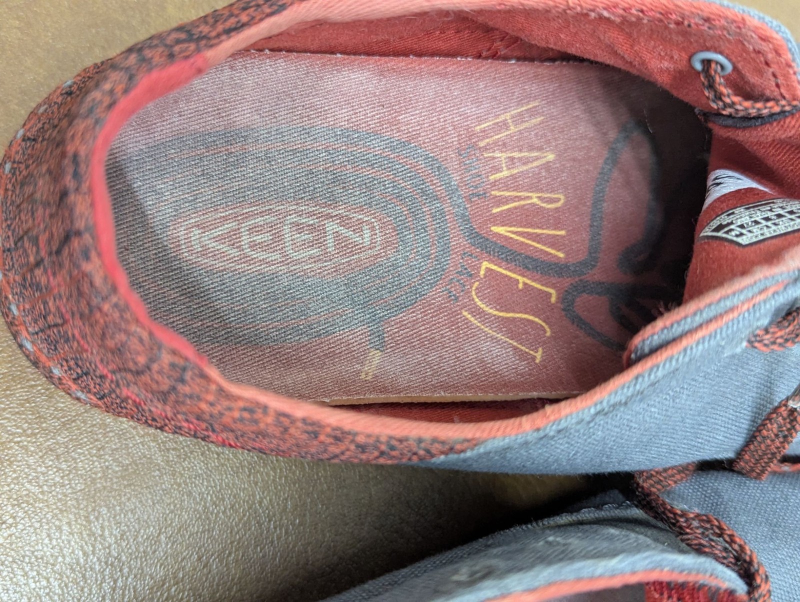 Keen Harvest Sample Shoes Size 9 US Red & Gray Casual Eco-Friendly Design