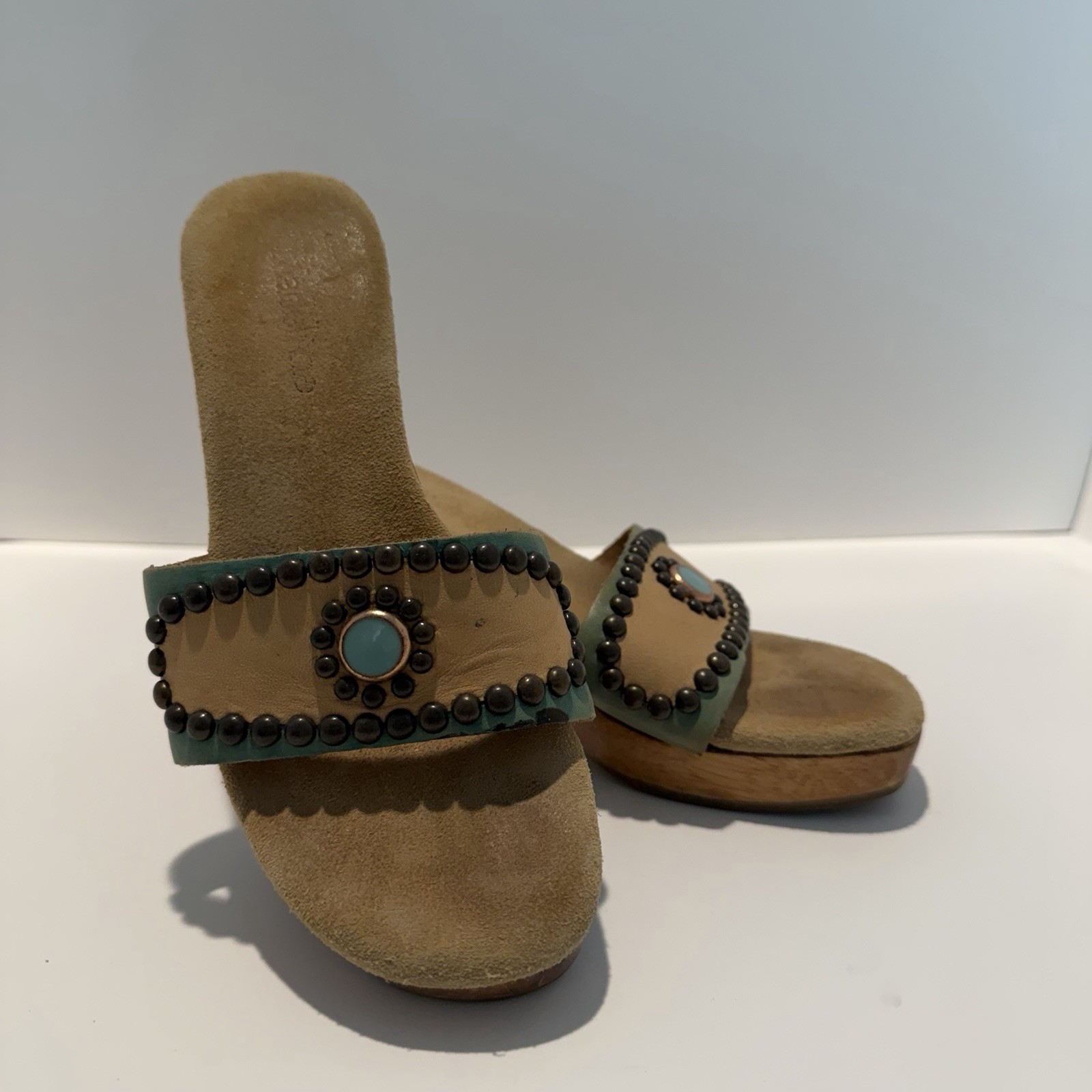 MADELINE Womens 5.5 Brazil Slip On Leather Jeweled Sandals 2.5 in Heels Opentoe