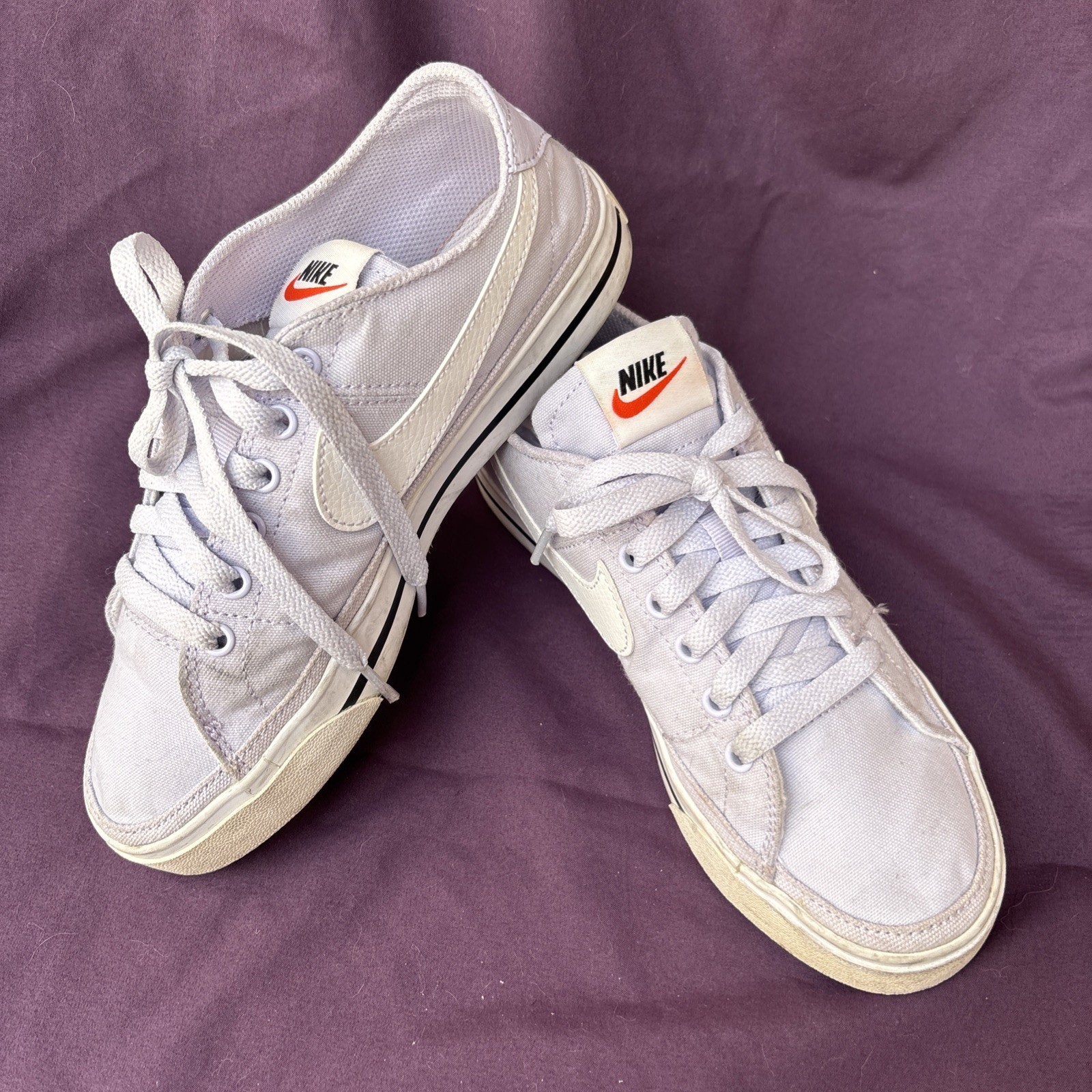 Nike light LAVENDER canvas tennis shoes 4 .5 kicks runners pastel back to school