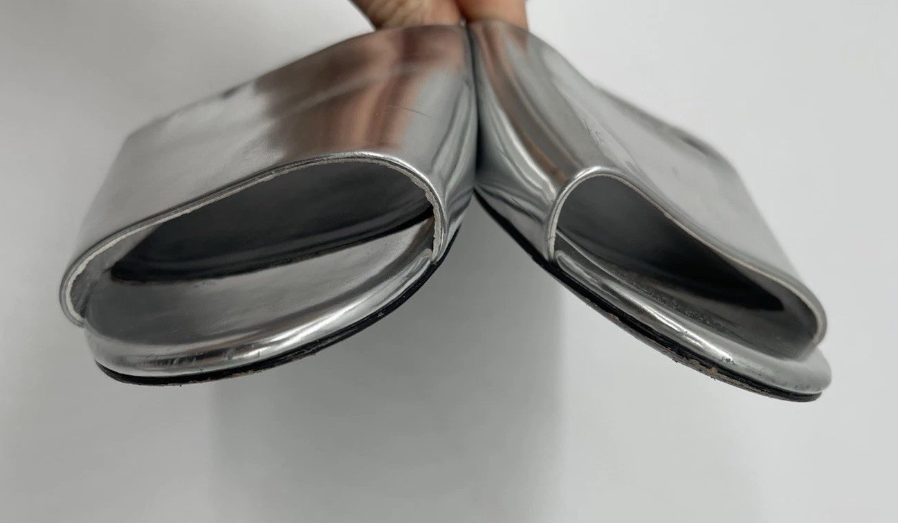 VIA SPIGA Hana Slides Silver Metallic Chrome Flats Open Toe 6.5M Patent Leather