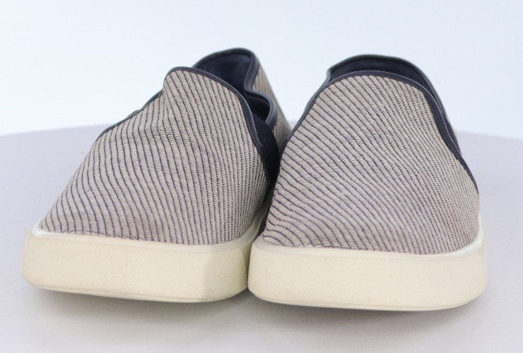 Vince Preston Women’s Textured Loafers Shoes Size 7.5 Gray Blue Striped