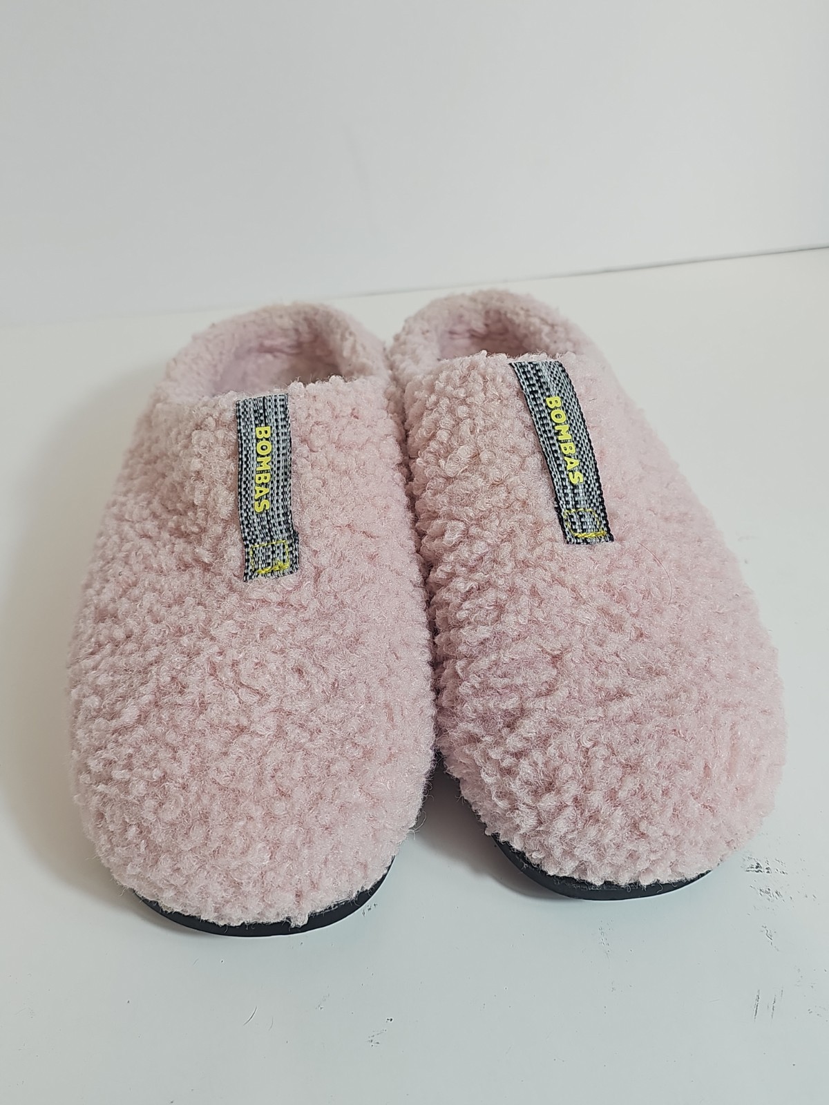 Bombas Woman’s Size 7″ Sunday Slipper Faux Sherpa Slipper Plush Foam Footbed