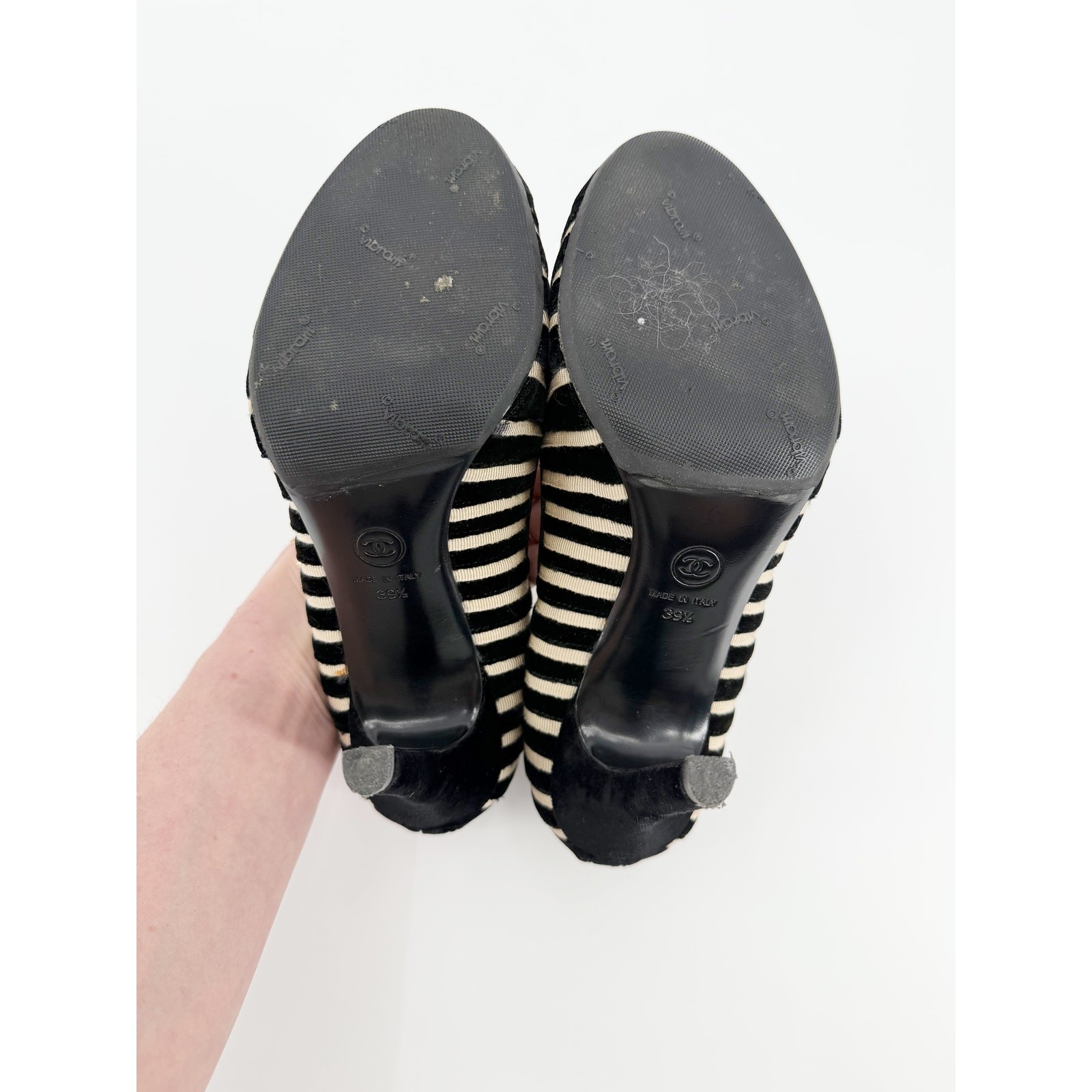 Chanel Pumps Striped Velvet Cap Toe Interlocking CC Logo Black White 39.5 9.5