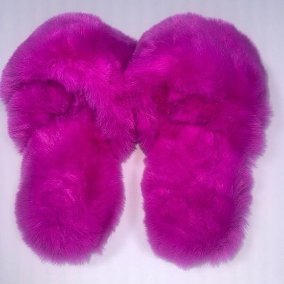 AERIE SLIPPERS, PINK FAUX FUR SLIPPER SLIDES HOT PINK – Size 8 NWT