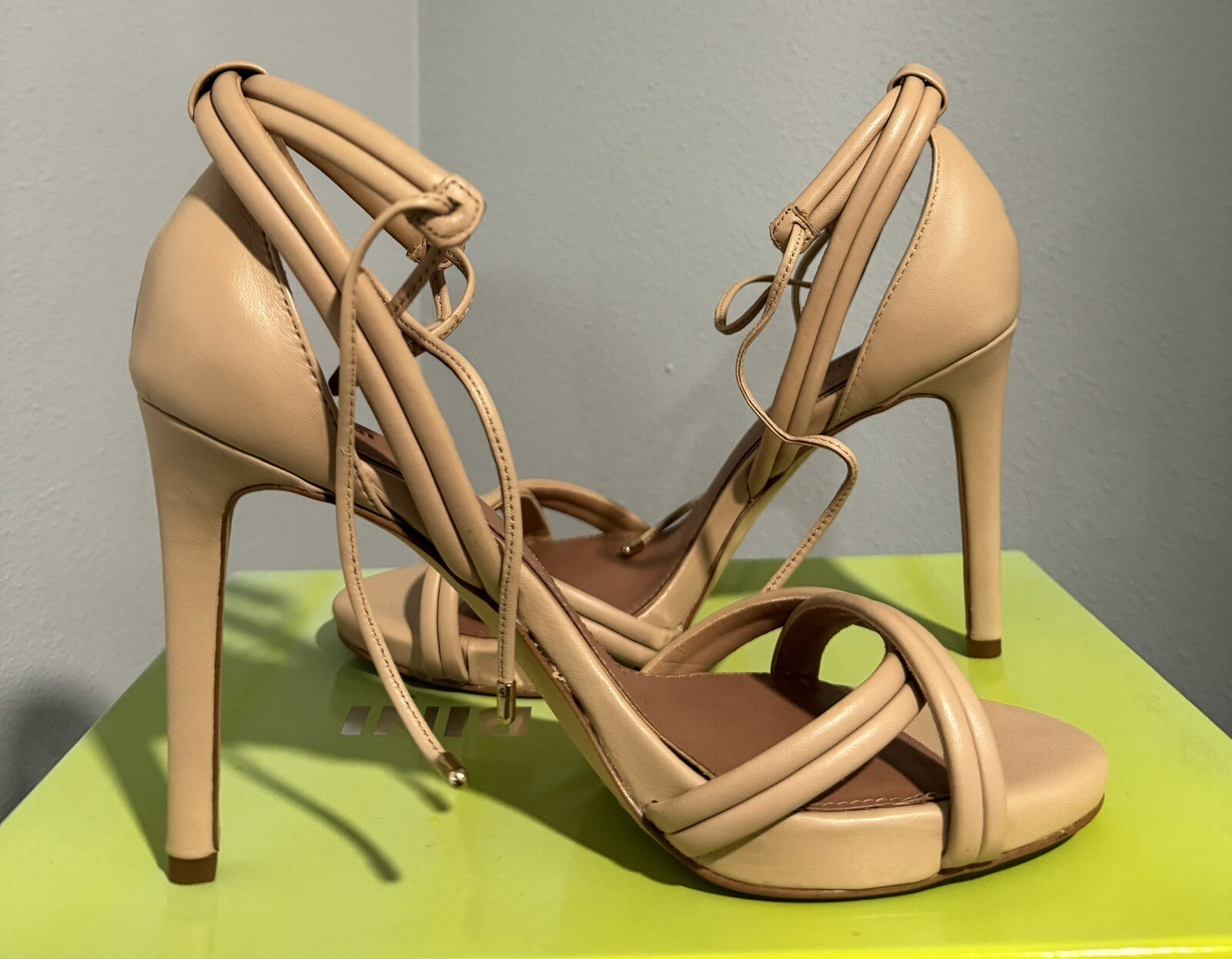 NEW Gianni Bini Abbrie Nude Strappy Heels Spanish Sand Womens Size 9 See Desc**