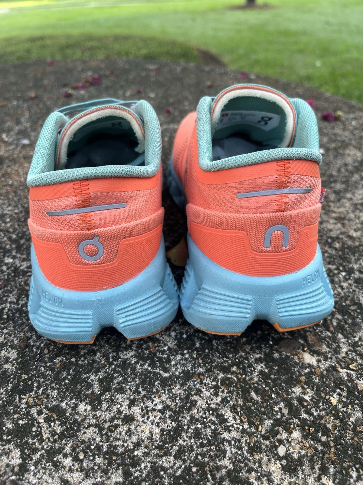 On Cloud Orange and Blue Women’s size 7 pre-owned but lots of life left