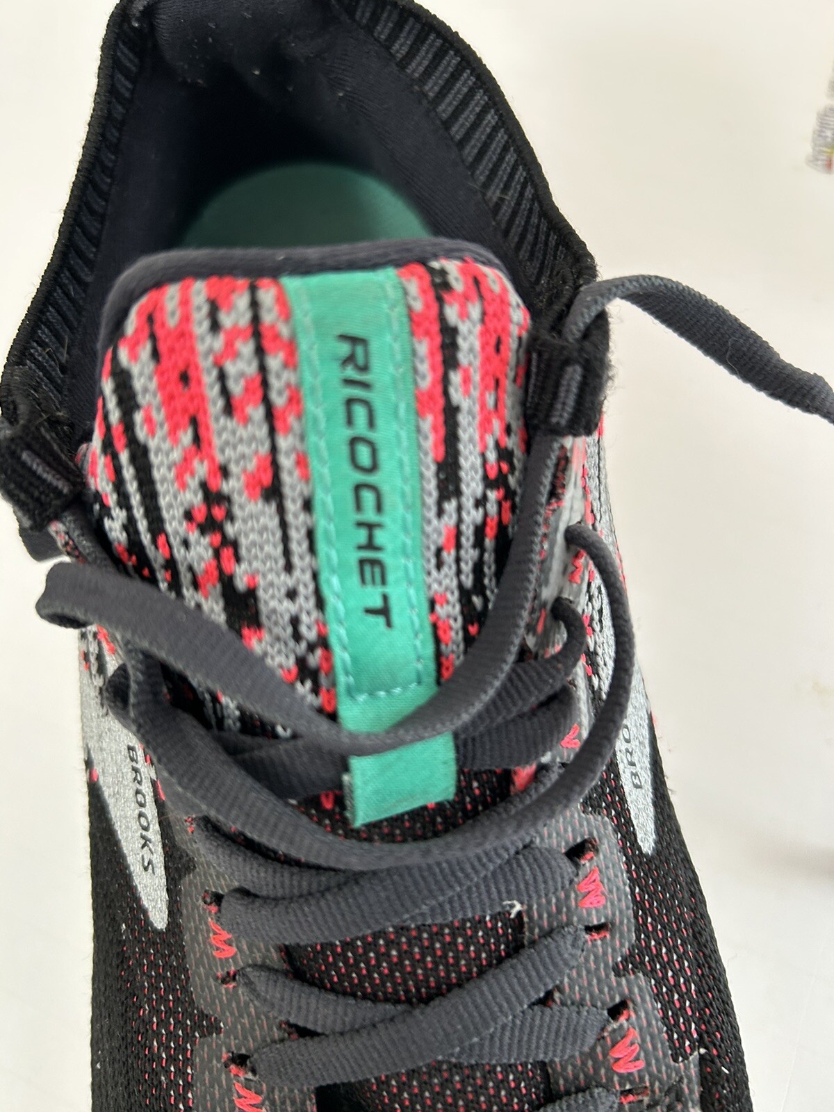 Brooks Ricochet -Womens 10 Black/Pink 1202821B678 DNA AMP Sneaker Trainer Runner
