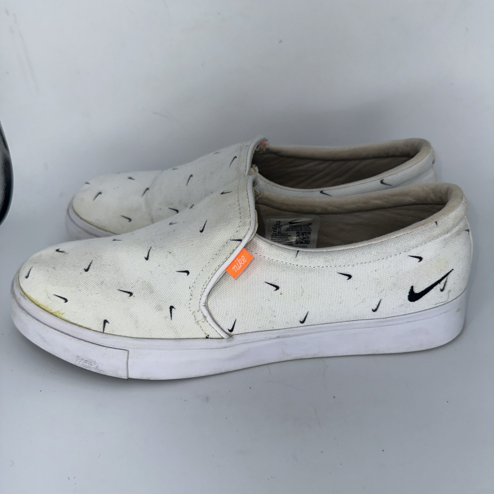 Nike Court Royale AC Slip On Swoosh Print Women’s Size 10 White Boating Golfing
