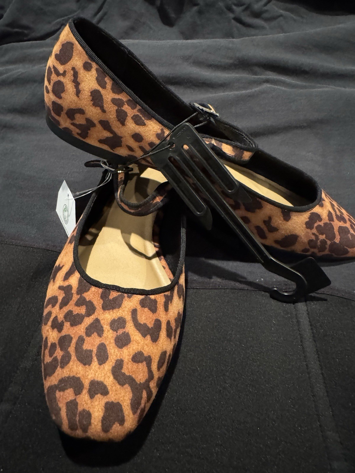 New Time and Tru Women’s Mary Jane Leopard Print Faux Leather Flats Size 10