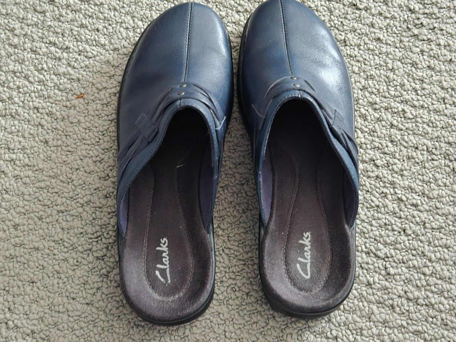 Women’s Clarks Leather Comfort Clogs / Mules 9M Navy Blue, excellent condition